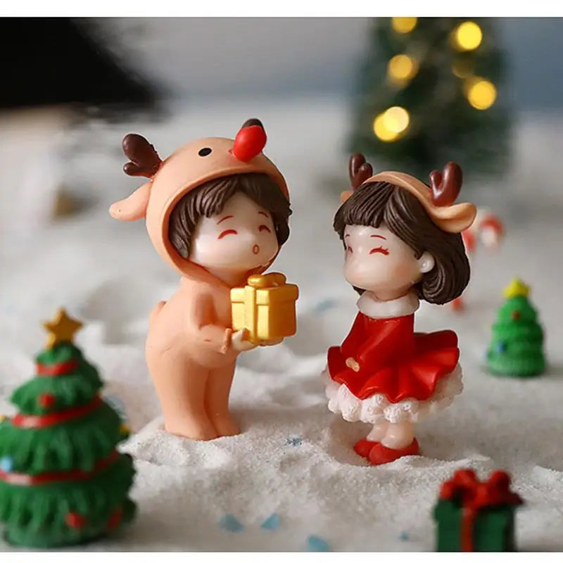 Mini Christmas Couple Figurine Set
